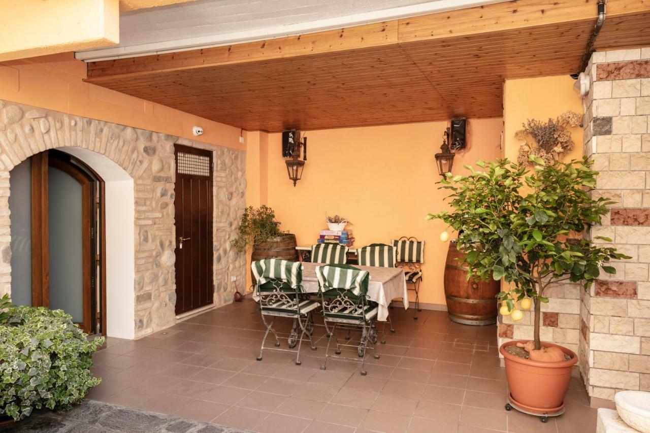Casa Vacanze Agnese San Felice del Benaco Exterior foto